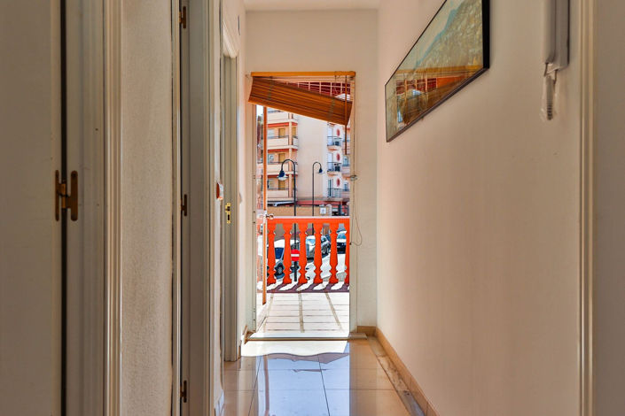 Image No.12-4 Bed Townhouse for sale