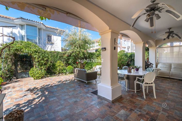 Image No.11-Villa de 4 chambres à vendre à Estepona