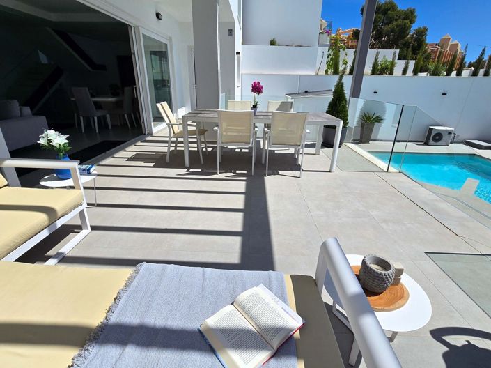 Image No.2-Villa de 4 chambres à vendre à Malaga