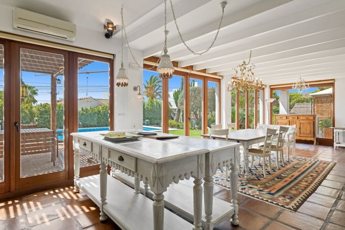 Image No.10-6 Bed Villa for sale