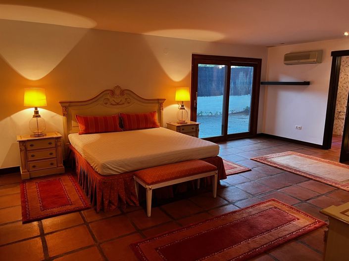 Image No.17-6 Bed Villa for sale