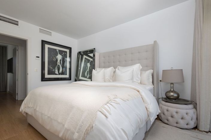 Image No.23-4 Bed Townhouse for sale