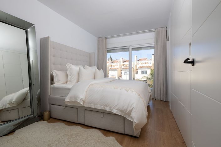 Image No.24-4 Bed Townhouse for sale