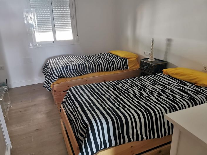 Image No.8-2 Bed Townhouse for sale