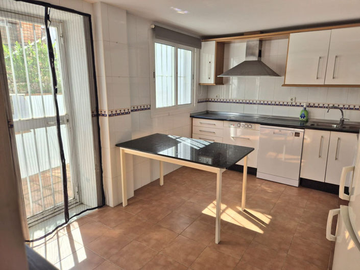 Image No.10-3 Bed Townhouse for sale