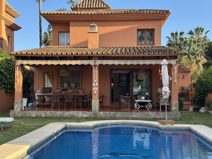 Image No.1-5 Bed Villa for sale