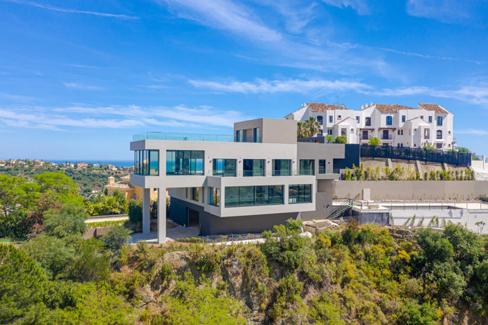 Image No.1-7 Bed Villa for sale