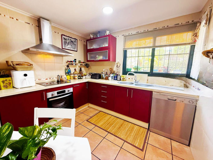 Image No.11-3 Bed Townhouse for sale