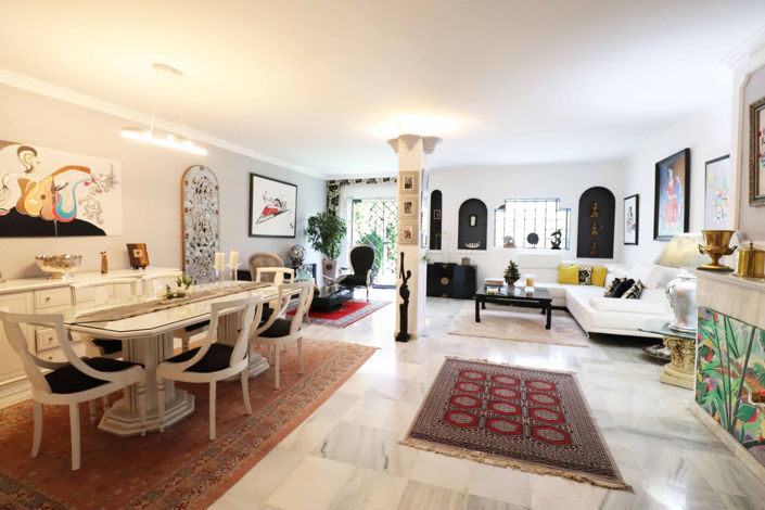 Image No.10-4 Bed Townhouse for sale