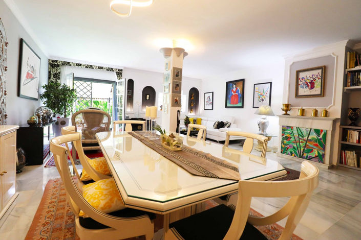 Image No.11-4 Bed Townhouse for sale