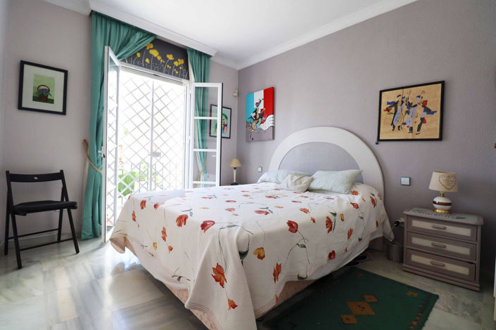 Image No.16-4 Bed Townhouse for sale