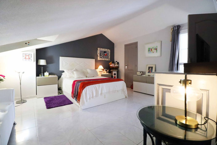 Image No.17-4 Bed Townhouse for sale