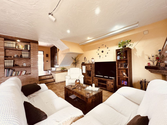 Image No.10-3 Bed Townhouse for sale