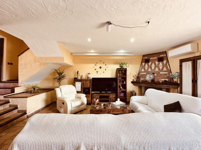 Image No.8-3 Bed Townhouse for sale