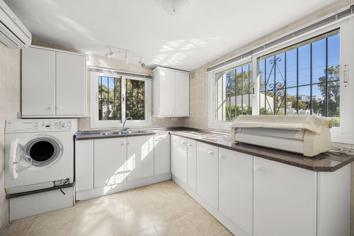 Image No.26-4 Bed Villa for sale