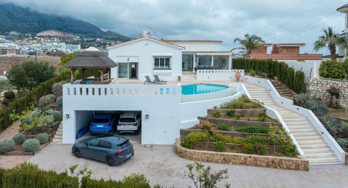 Image No.1-5 Bed Villa for sale