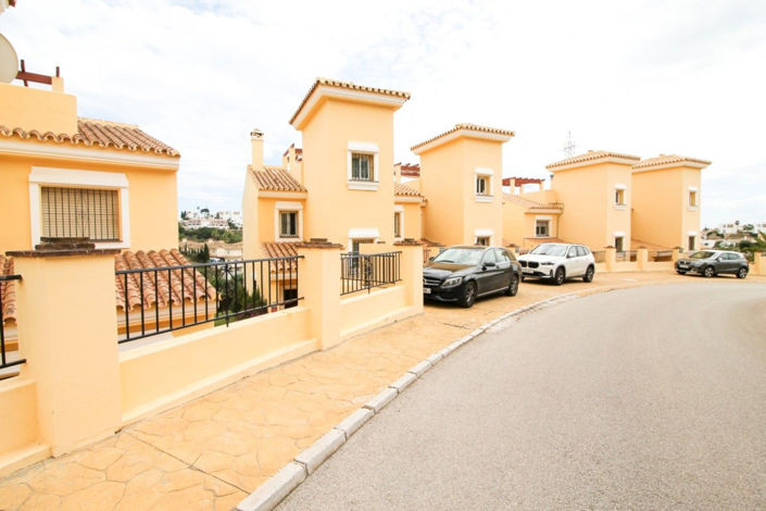 Image No.1-3 Bed Townhouse for sale