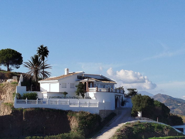 Image No.1-3 Bed Villa for sale