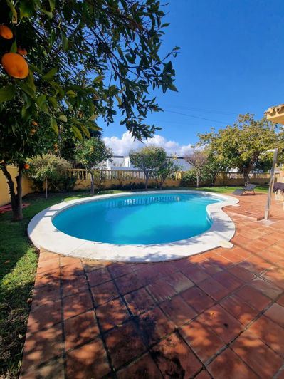 Image No.1-4 Bed Villa for sale