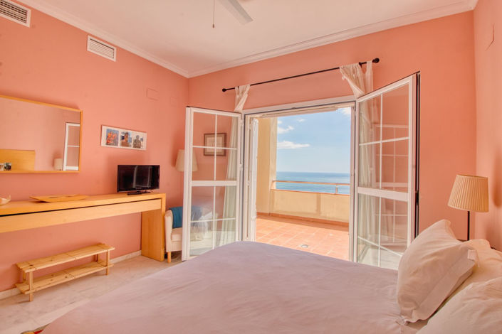 Image No.27-3 Bed Apartment for sale