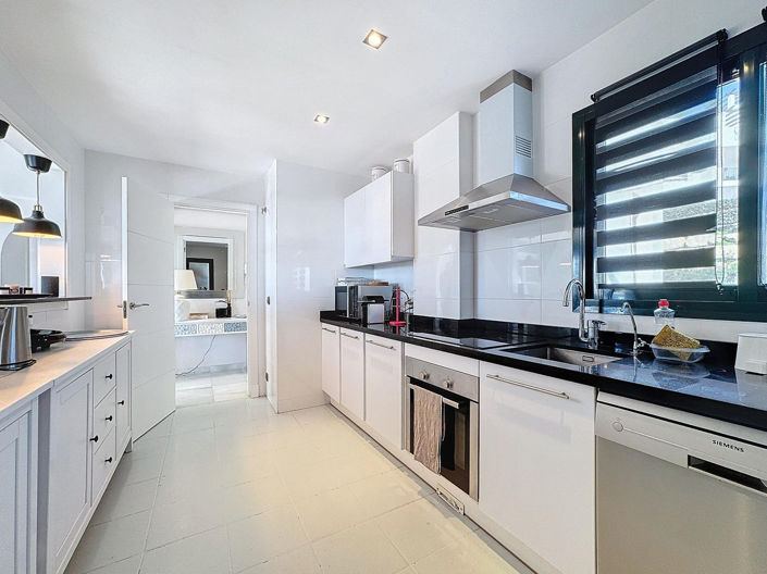 Image No.24-4 Bed Penthouse for sale