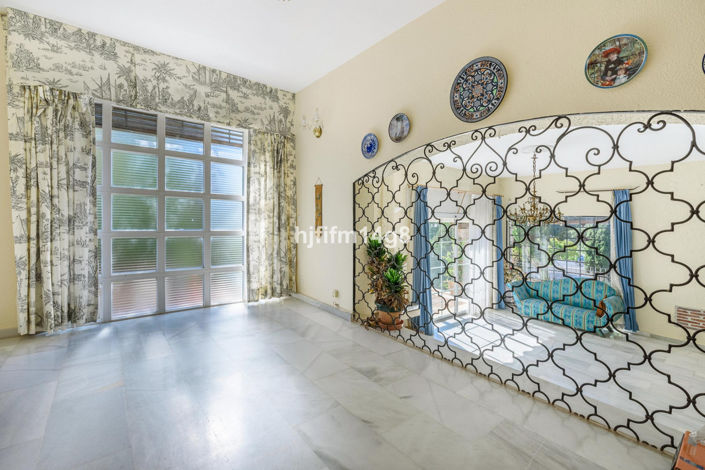 Image No.14-5 Bed Villa for sale