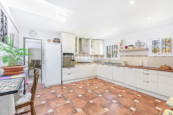 Image No.17-5 Bed Villa for sale