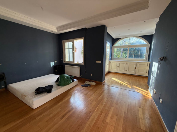 Image No.10-5 Bed Villa for sale