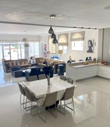 Image No.10-4 Bed Villa for sale