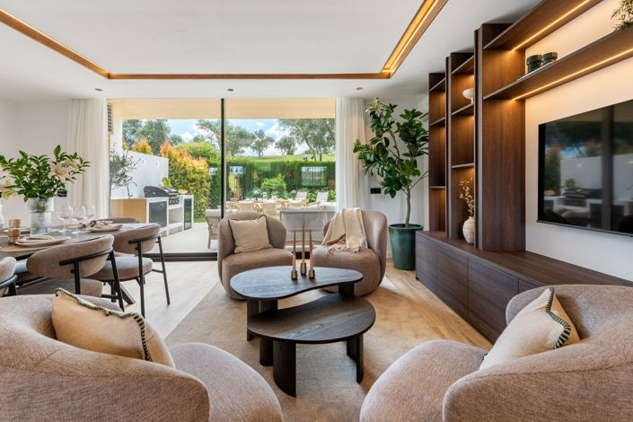 Image No.12-4 Bed Townhouse for sale