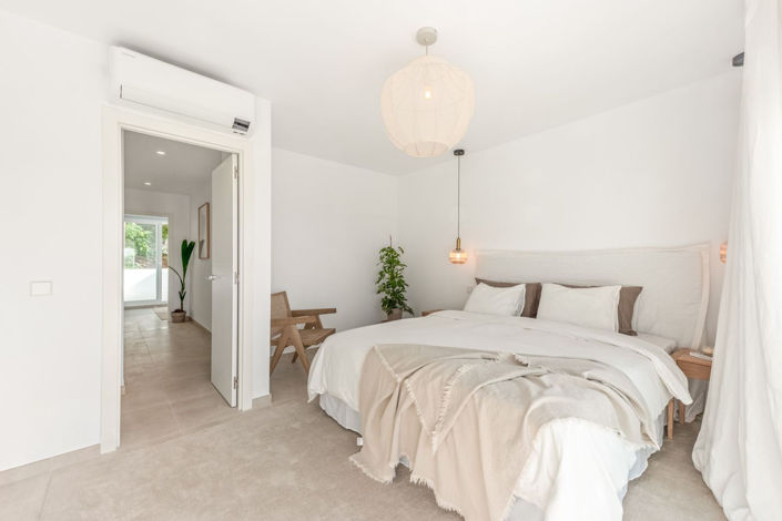 Image No.13-3 Bed Townhouse for sale