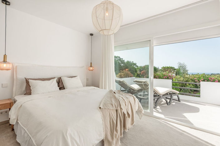 Image No.14-3 Bed Townhouse for sale