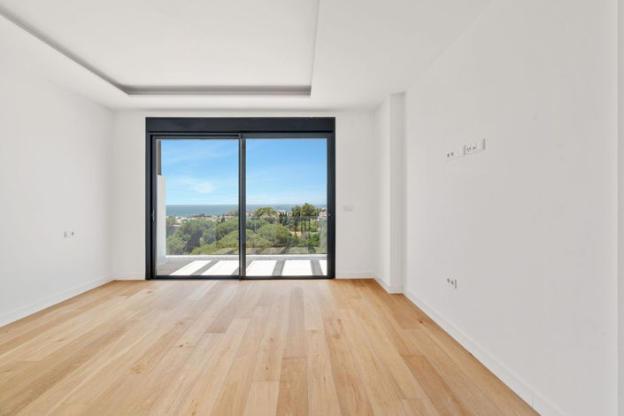 Image No.10-5 Bed Townhouse for sale