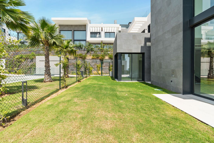 Image No.2-5 Bed Townhouse for sale