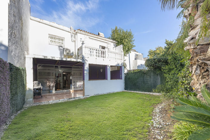 Image No.1-5 Bed Townhouse for sale