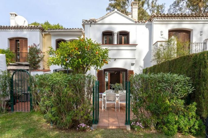 Image No.1-Maison de ville de 2 chambres à vendre à Estepona