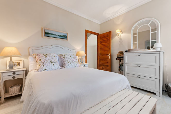 Image No.24-3 Bed Apartment for sale