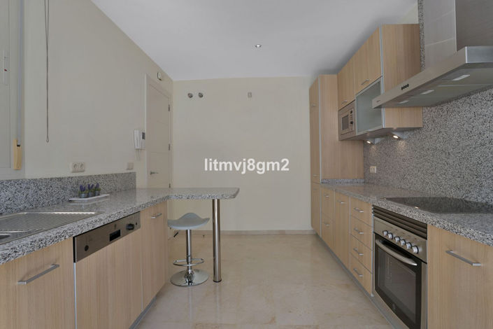 Image No.12-3 Bed Townhouse for sale