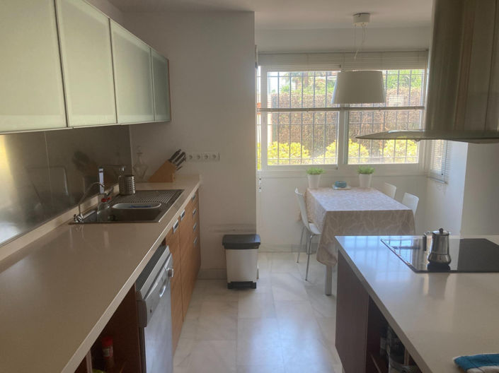 Image No.16-5 Bed Townhouse for sale