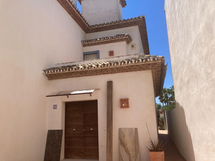 Image No.4-5 Bed Townhouse for sale