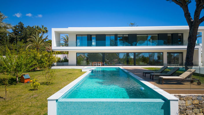 Image No.1-6 Bed Villa for sale