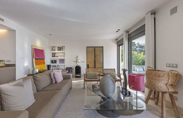 Image No.14-3 Bed Villa for sale