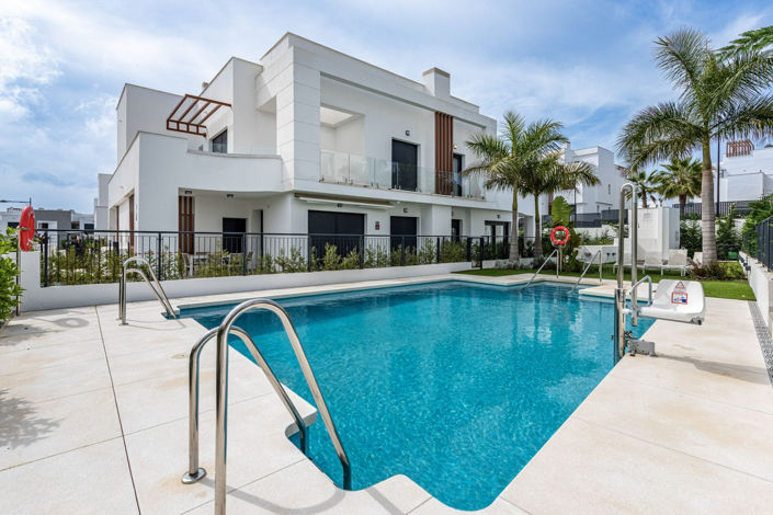Image No.1-3 Bed Townhouse for sale
