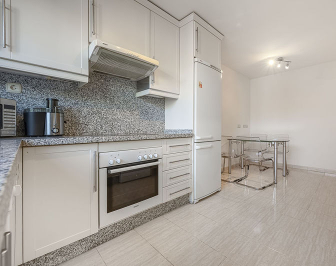 Image No.12-4 Bed Townhouse for sale