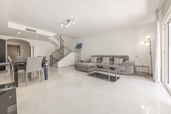 Image No.7-4 Bed Townhouse for sale