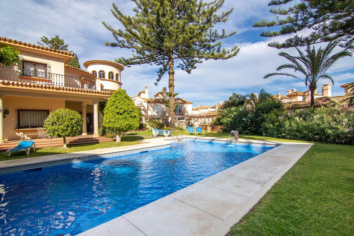 Image No.1-4 Bed Townhouse for sale