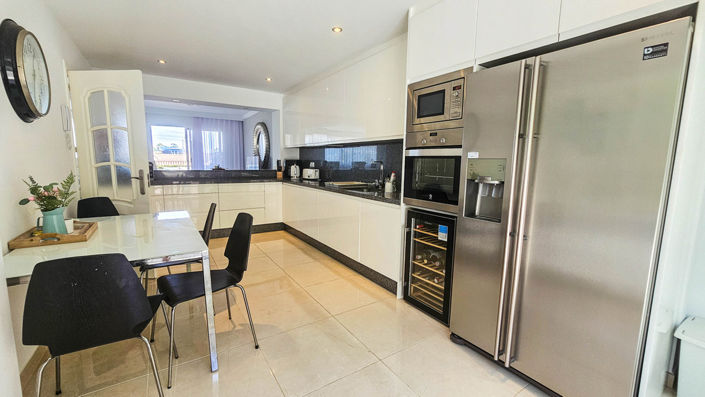 Image No.10-4 Bed Townhouse for sale