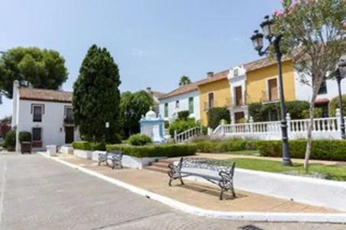 Image No.1-3 Bed Townhouse for sale