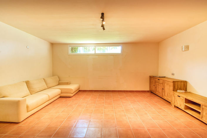 Image No.14-4 Bed Townhouse for sale