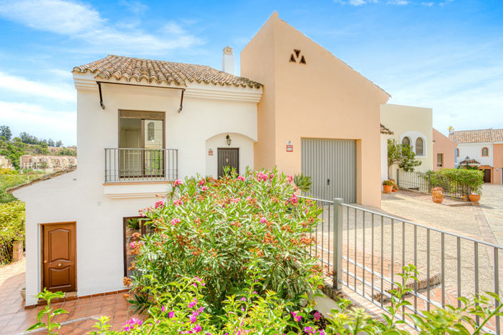 Image No.1-4 Bed Townhouse for sale